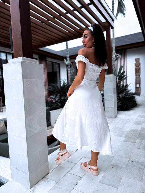 Kleita ar mezglu krūšu daļā "AMORE" - BALTA